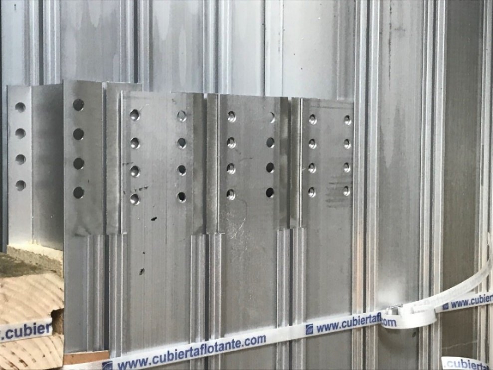Aluminium dome strut and gusset connection